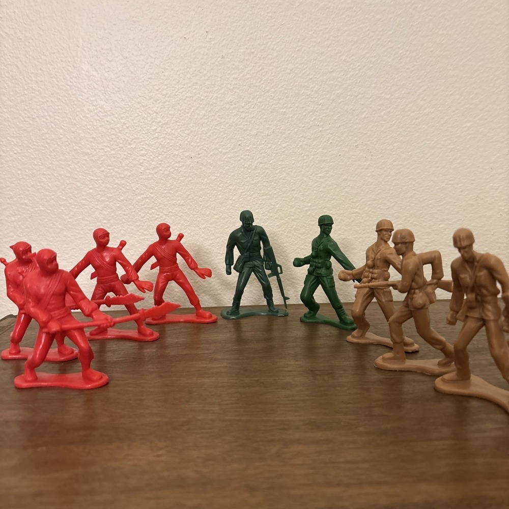 9 Large 4" Army Men Action Figures Greenbrier International Tan, Green, Red